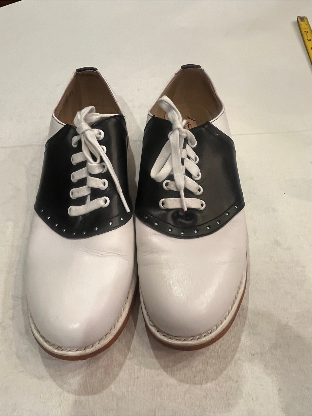 Muffys Vintage style white & black saddle Oxford shoes. So retro!